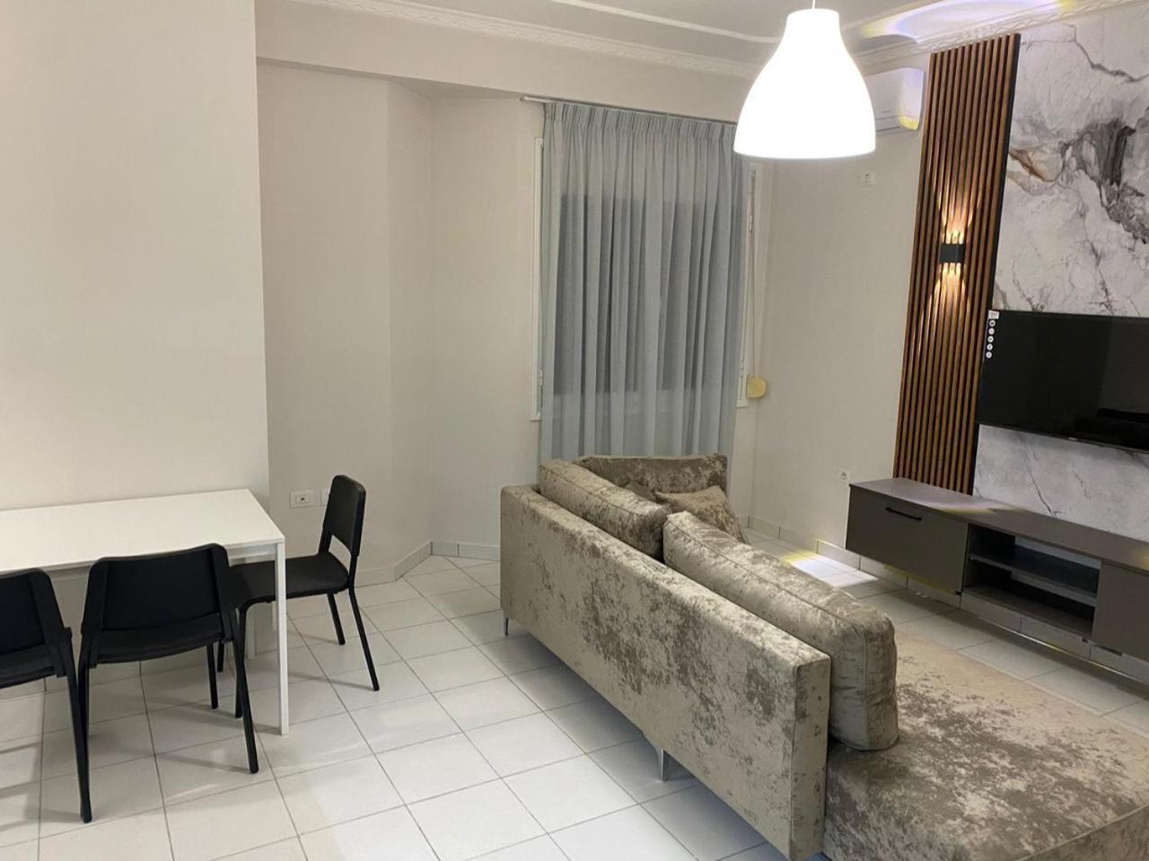 Marina Premium Hotel & Apartment Vlorë Habitación foto